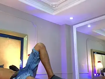 Stripchat Adult Video Chat of AaronCruz_