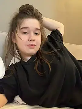 Stripchat Live Sex Cam of HornyGirlH