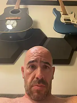 Stripchat Live Sex of Italianstallion2756