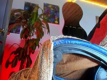 Stripchat Free Live Porn of LatinMilk_