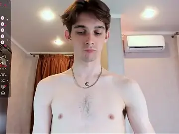 Stripchat Live Sex Cam of Aaron_Boom