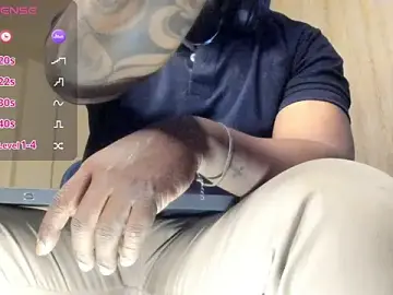 Stripchat Live Sex Cam of thomas_santtos1
