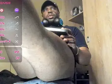 Stripchat Adult Video Chat of thomas_santtos1