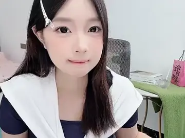 Stripchat Live Sex Cam of Yoyo33355
