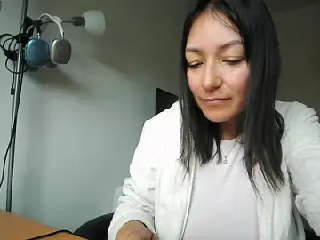 Stripchat Free Live Porn of Yulian_Milf