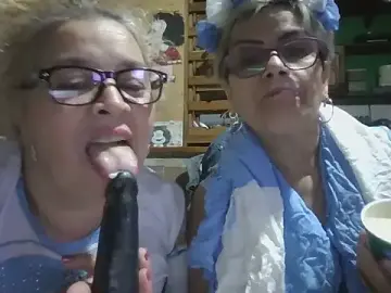 Stripchat Live Sex Cam of momismilf544