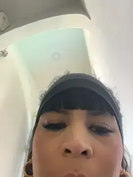 Stripchat Live Sex of emaa_lambert