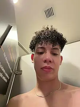 Stripchat Watch Live Sex Cams of yoursexyjose