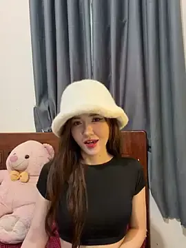 Stripchat Live Sex Cam of Quynhbabysexy