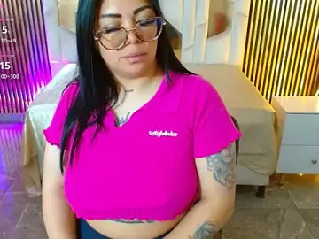 Stripchat Free Porn Cam of martinna_tay