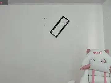 Stripchat Live Sex Cam of Bella_hart