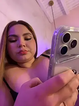 Stripchat Live Sex Cam of Beella1_