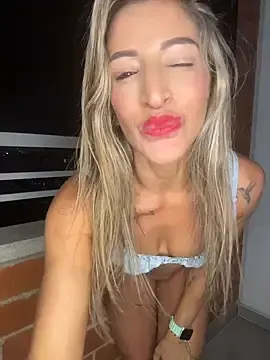 Stripchat Adult Webcams of Tayra_Pradit
