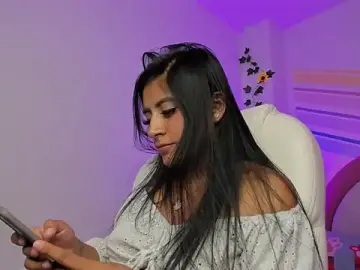 Stripchat Free Porn Cam of Alahia_Myers_1