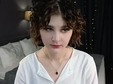 Stripchat Watch Live Sex Cams of Kira__Fluffy