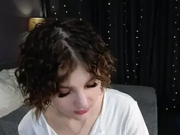 Stripchat Private Sex Chat of Kira__Fluffy