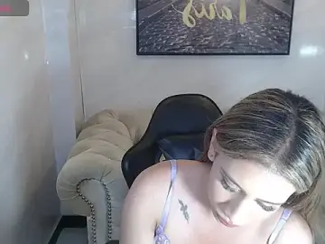 Stripchat Nude Webcam of Evy_Luxx_v