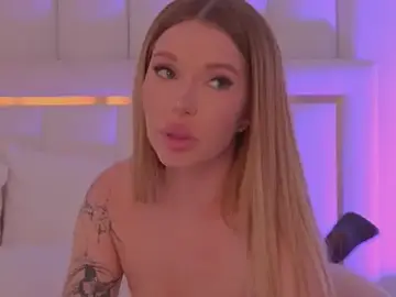 Stripchat Nude Webcam of AriellaMelo