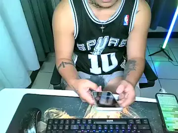 Stripchat Sex Chat of urhardfuckerAsiandaddy