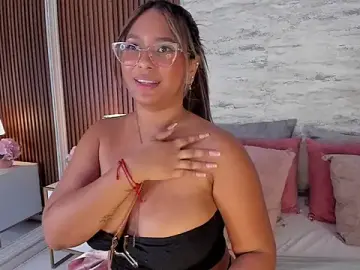 Stripchat Free Porn Cam of MadisonHunter2024