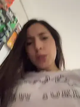 Stripchat Sex Cam of LittleDoll___