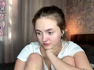 Stripchat Adult Webcam of LoraDavi