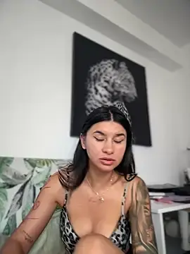 Stripchat Adult Webcam of DramaQueen__