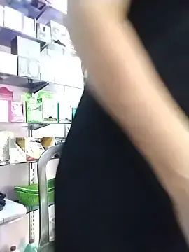 Stripchat Sex Cam of keilymadam