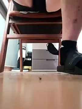Stripchat Watch Live Sex Cams of Toni13_1983