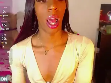 Stripchat Best live sex cam show of lucianadolll