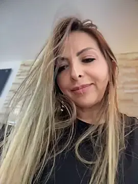 Stripchat Watch Live Sex Cams of _Abril-Office1