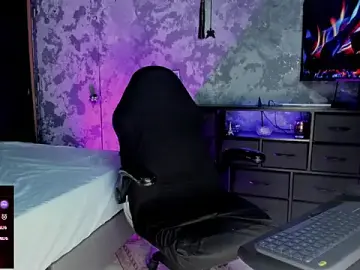 Stripchat Best live sex cam show of ZhoeStrong