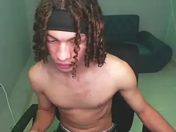 Stripchat Free Porn Cam of Axel_fox77