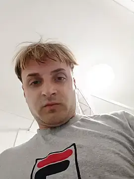 Stripchat Live Sex Cam of Levarboy