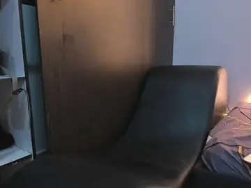 Stripchat Live Sex Cam of Benjamin_lich