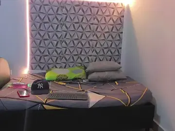 Stripchat Free Porn Cam of Benjamin_lich