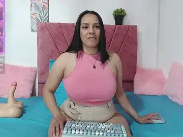 Stripchat Free Porn Cam of ariana_lavoie-