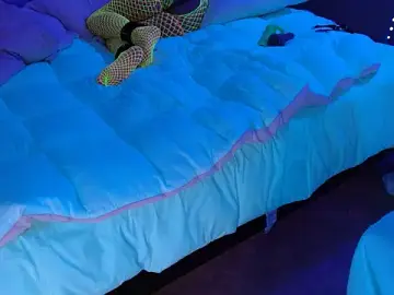 Stripchat Live Sex Cam of luv2cum2gether25