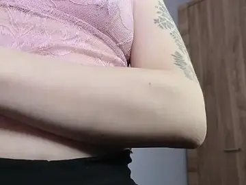 Stripchat Adult Webcam of PaulettaGuinane