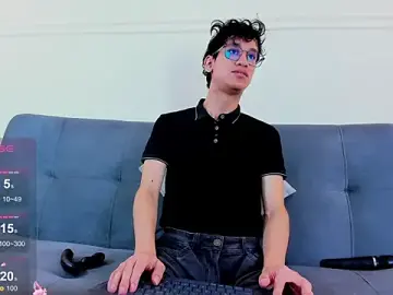Stripchat Live Sex Cam of Cum_hunters