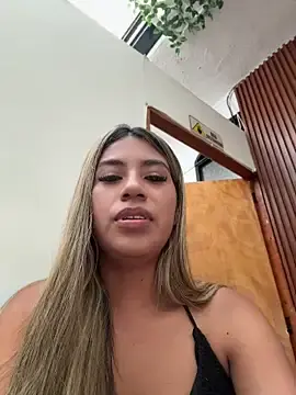 Stripchat Free Porn Cam of Kimmiebellarie