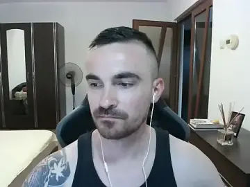 Stripchat Sex Cam of mu5clemania2