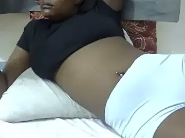 Stripchat Sex Chat of Creamy-Queen