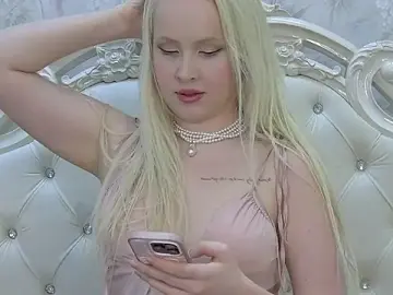 Stripchat Live Sex Cam of EllieFrosty_