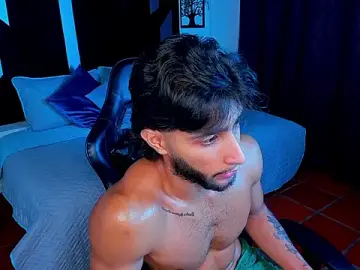 Stripchat Free Porn Cam of Emmet_CollinsJS
