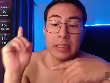 Stripchat Free Live Porn of andrewmhilton_