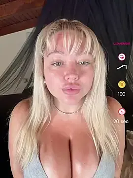 Stripchat Live Sex Cam of misstitmouseofficial