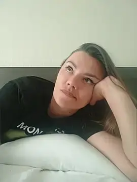 Stripchat Nude Webcam of KrissSexi