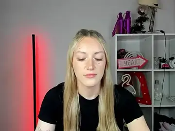 Stripchat Free Porn Cam of EvelynBlond