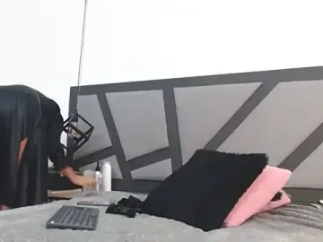 Stripchat Sex Cam of amanda_ramirez